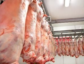За неделю свинина в России подешевела на 2%, а в Китае — более чем на 13%