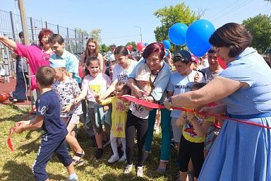 В селе Краснознаменка Республики Крым торжественно открыли спортивно-развлекательную площадку