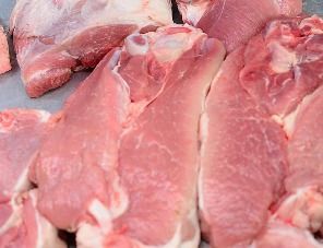 В мае средняя потребительская цена свинины снизилась на 0,9%
