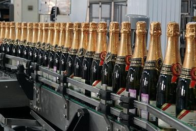 Эксперты Национального института качества признали шампанское «Дагестан» лучшим в России