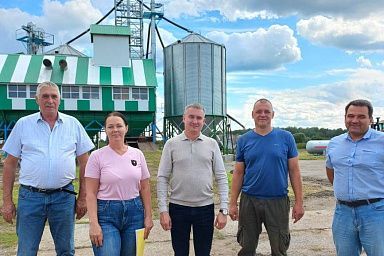 И.о. вице-губернатора Томской области посетил сельскохозяйственные предприятия Бакчарского района