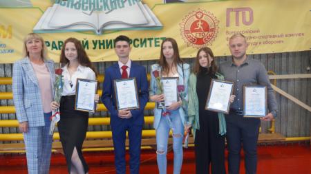 «Русмолко» наградила именными стипендиями лучших студентов-аграриев