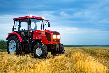 Подведены итоги реализации плана поставок сельхозтракторов российского и белорусского производства аграриям