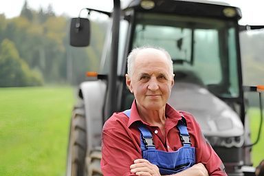 Более 10 тысяч жителей Липецкой области получают пенсию в повышенном размере за работу в сельском хозяйстве