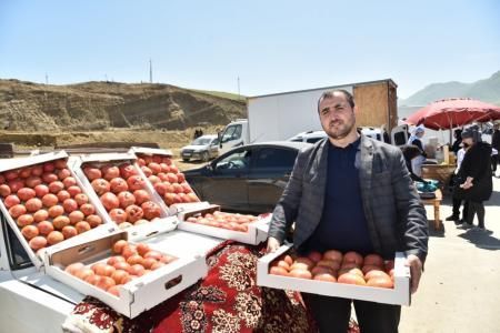 В Махачкале проходит праздничная сельхозярмарка