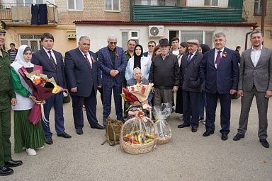 В Дагестане поздравили с Днем Победы ветеранов Великой Отечественной войны