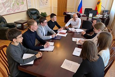 Министр сельского хозяйства и продовольствия Рязанской области встретился с молодыми аграриями-активистами