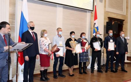 Губернатор Новосибирской области Андрей Травников наградил победителей трудового соревнования в АПК