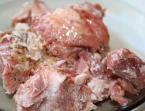 Уральские эксперты сочли качественными два из пяти образцов свиной тушенки
