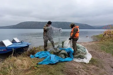 В Приангарье от брошенных сетей очищено около трех тысяч гектаров Иркутского водохранилища