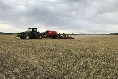 На полях Липецкой области в севе яровых культур в этом году задействовано более 5 тыс. тракторов